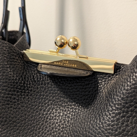 The Marc Jacobs Kiss Lock Tote - Picture 3 of 12